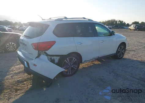2017 Nissan Pathfinder Platinum z USA, uszkodzony, nr VIN 5N1DR2MN4HC615634
